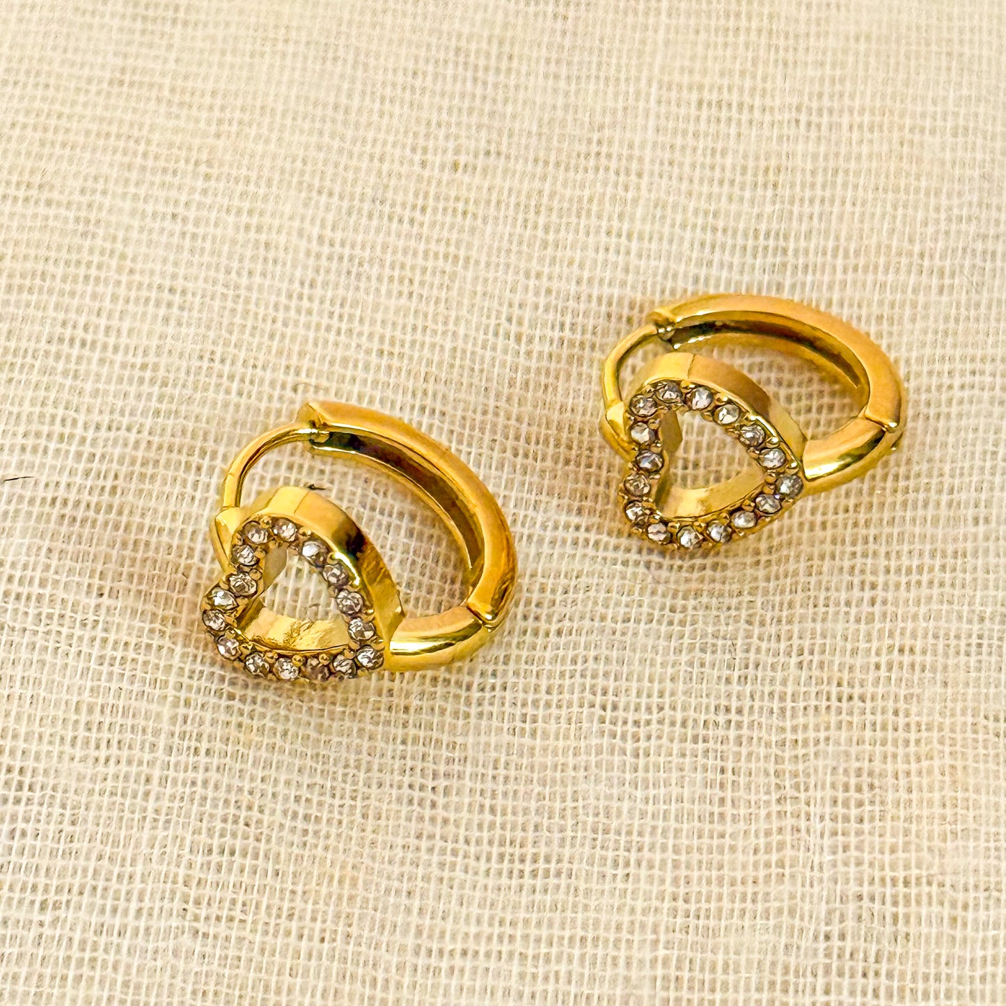 Pendientes Corazón Brillo Infinito(Dorado + Circonitas)