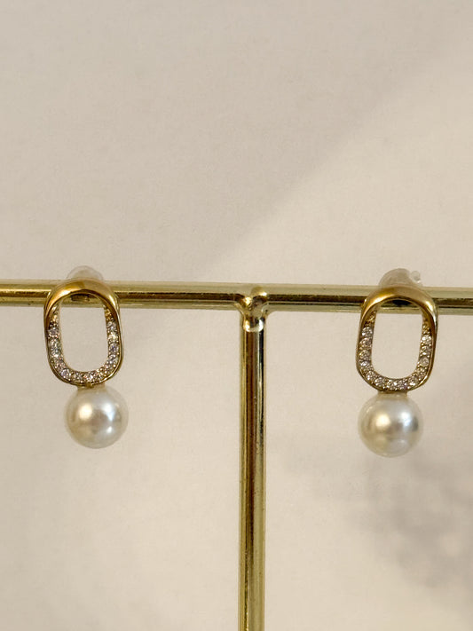 Pendientes Luz Serena ( Óvalo Blanco con Circonitas)