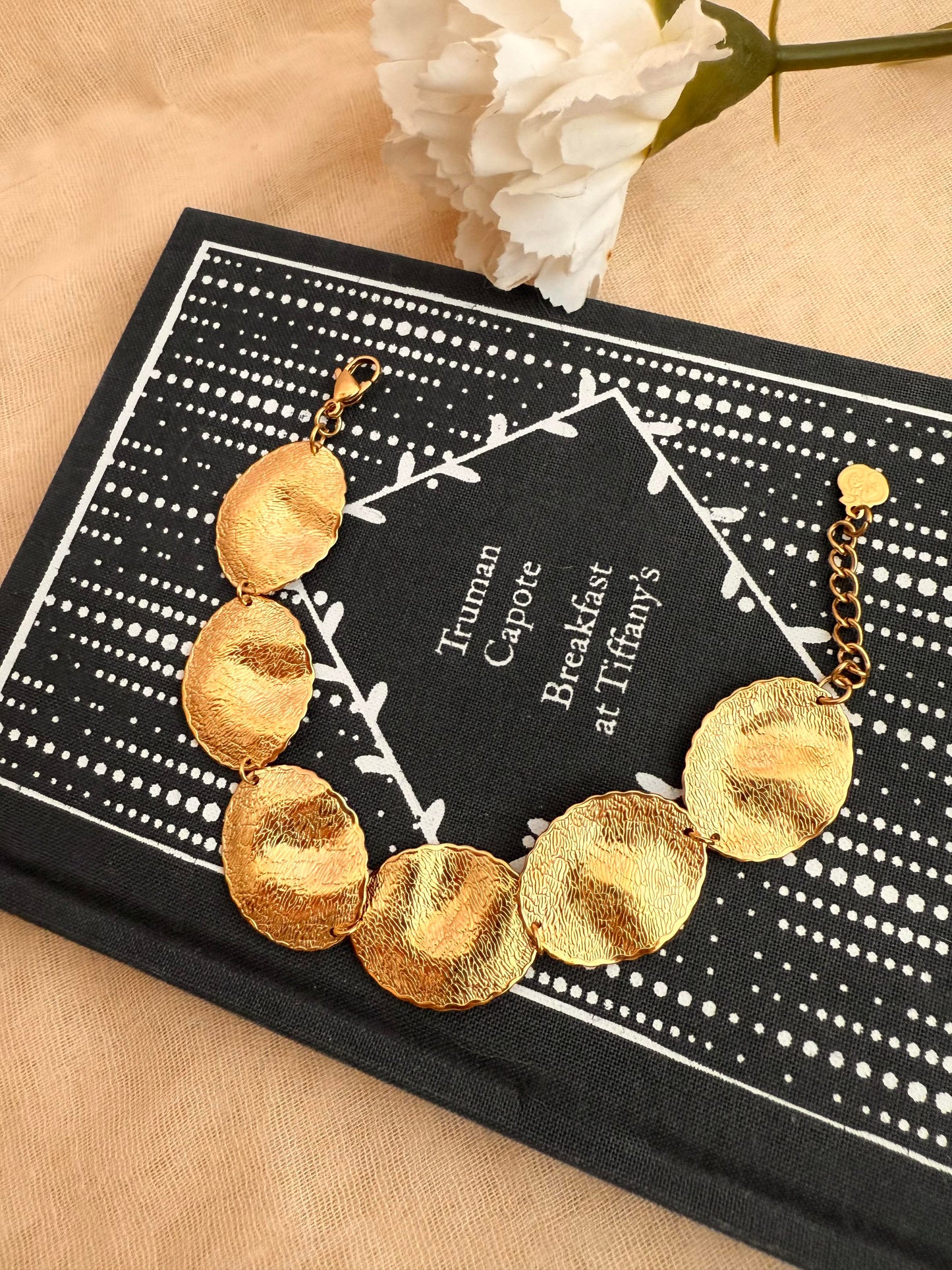 Pulsera de medalla dorado