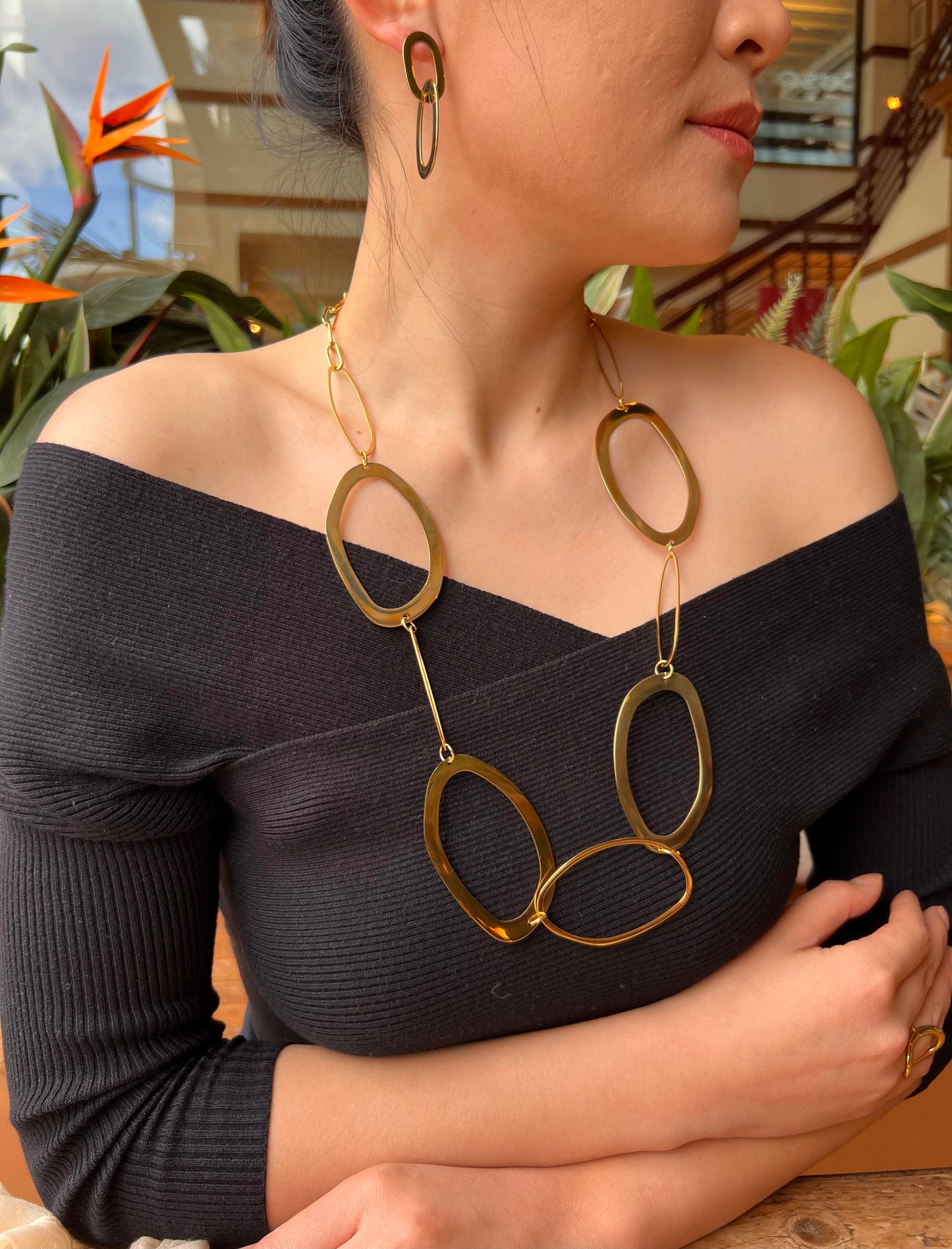 Collar Ovalado Dorado