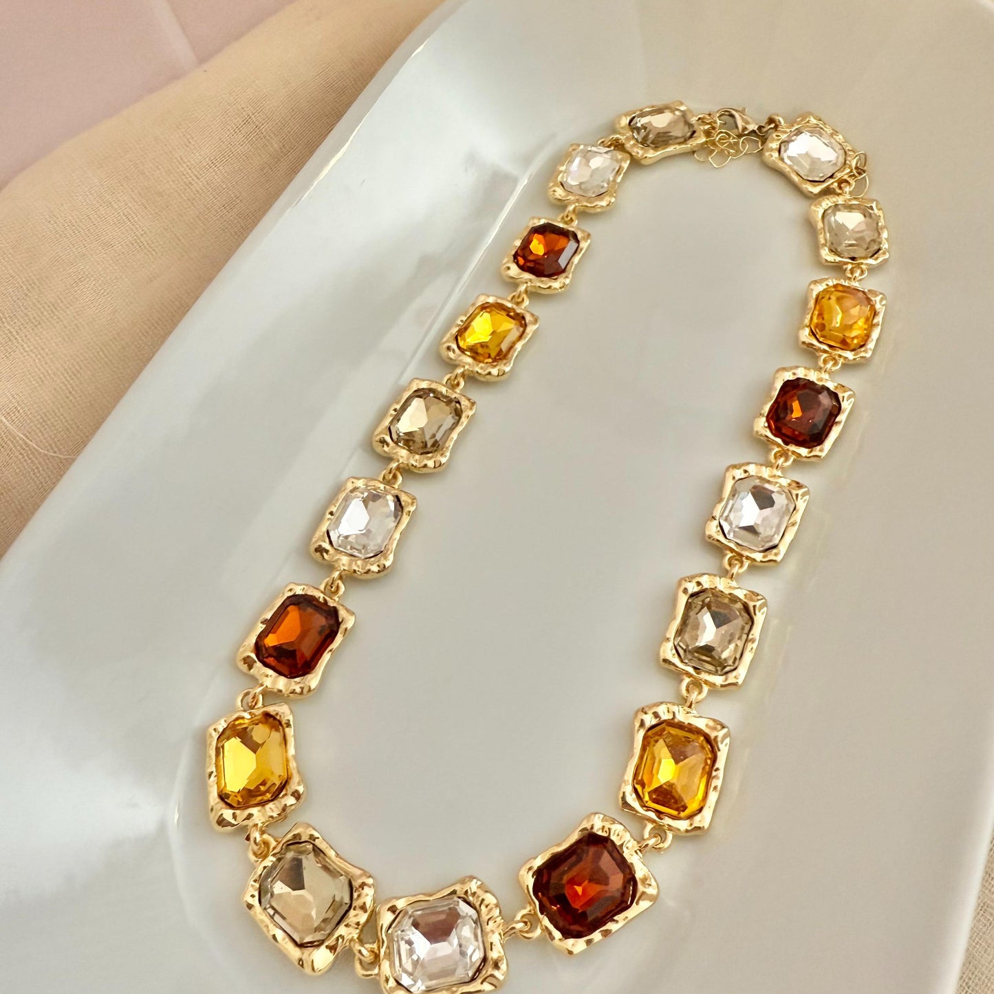 Look Golden Ambar