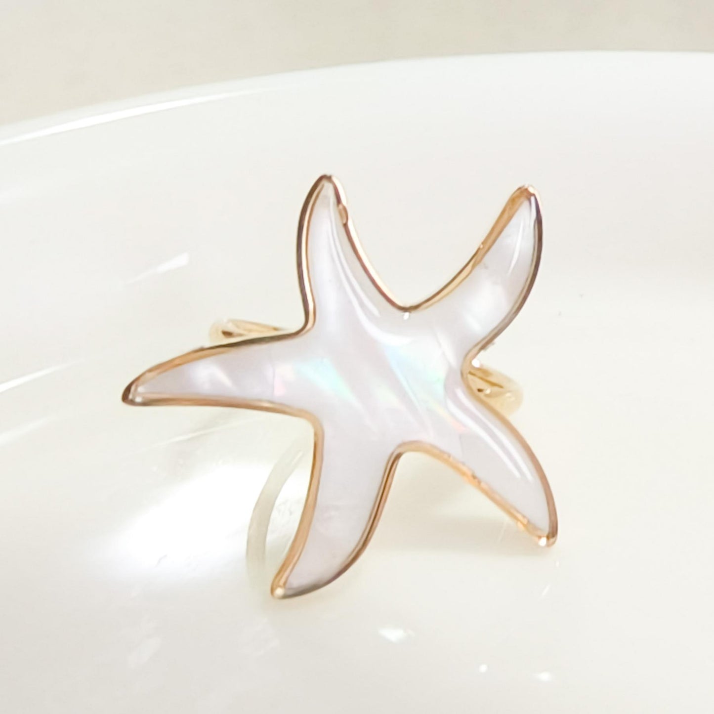 Conjunto estrella de mar blanca ( collar y anillo)