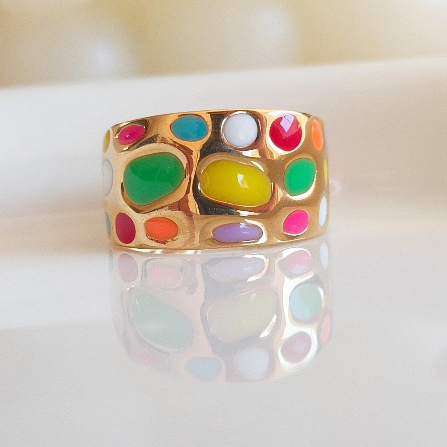 Anillo Yayoi Kusama adjustable (lunares)