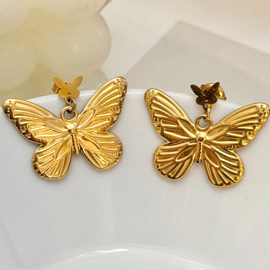 Pendiente de Mariposa Dorada