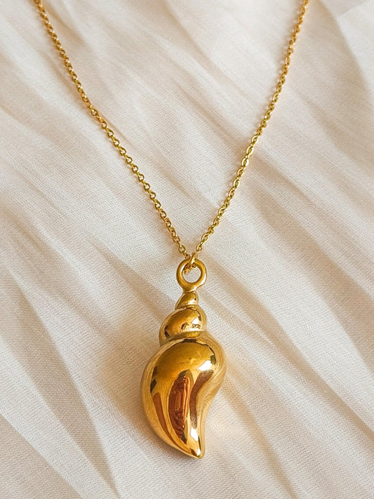 Collar caracol marino dorado