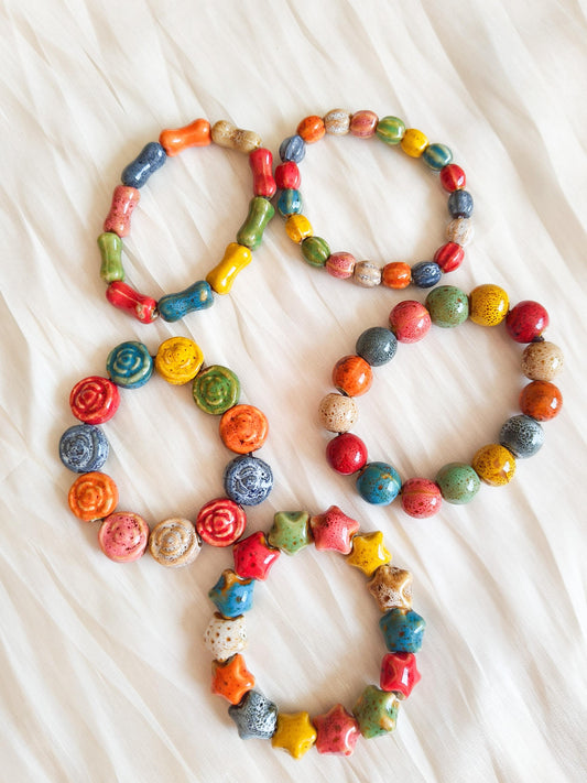 Pulsera de cuentas de cerámica multicolor