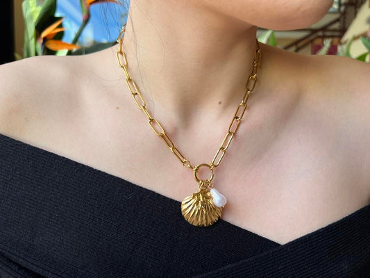 Collar de perlas, corales y concha Chaim