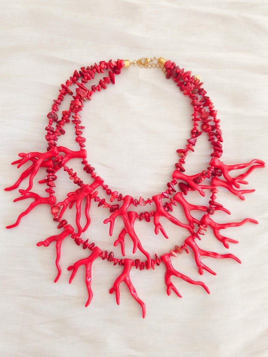 Collar triple cadenas de coral pasión