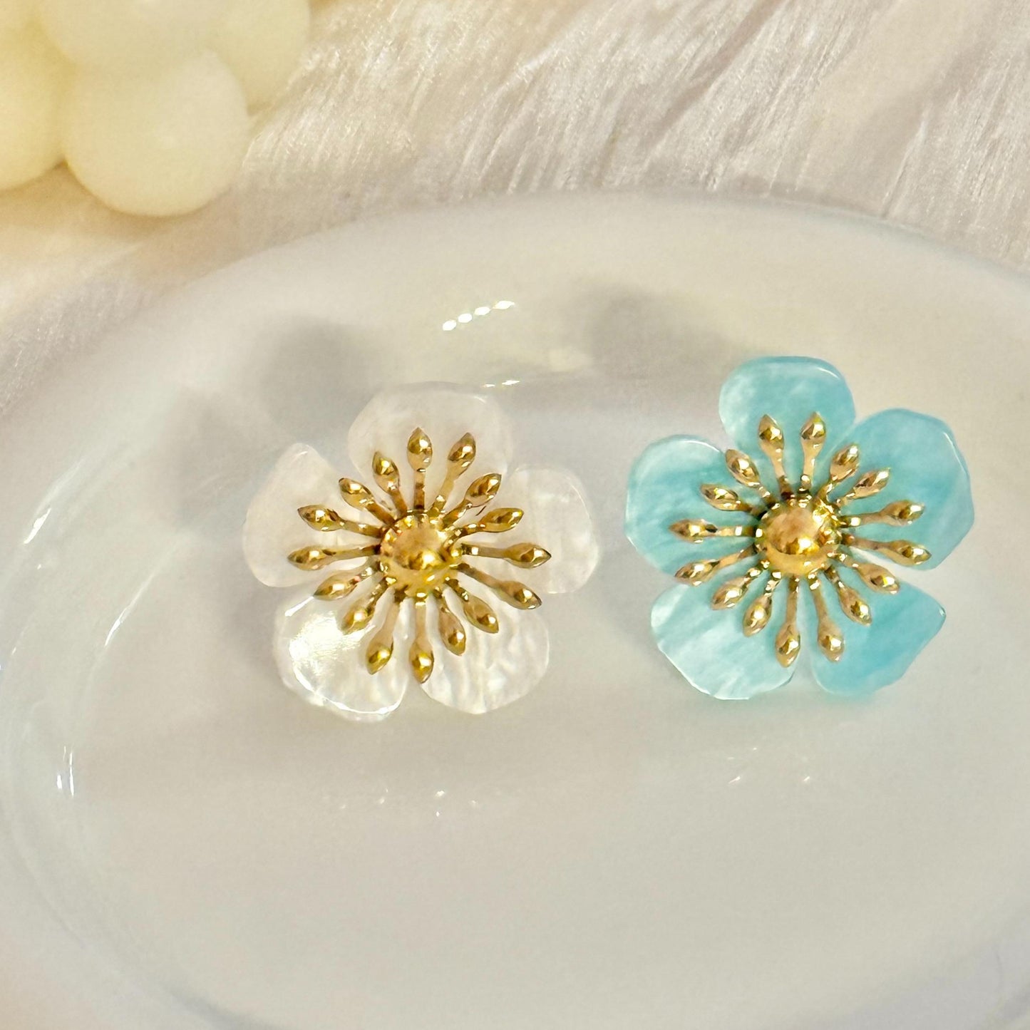 Anillo flor floreciendo adjustable