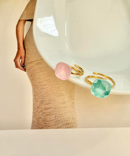 Anillo Cuadrado en Varios Colores - Accesorio Elegante y Colorido