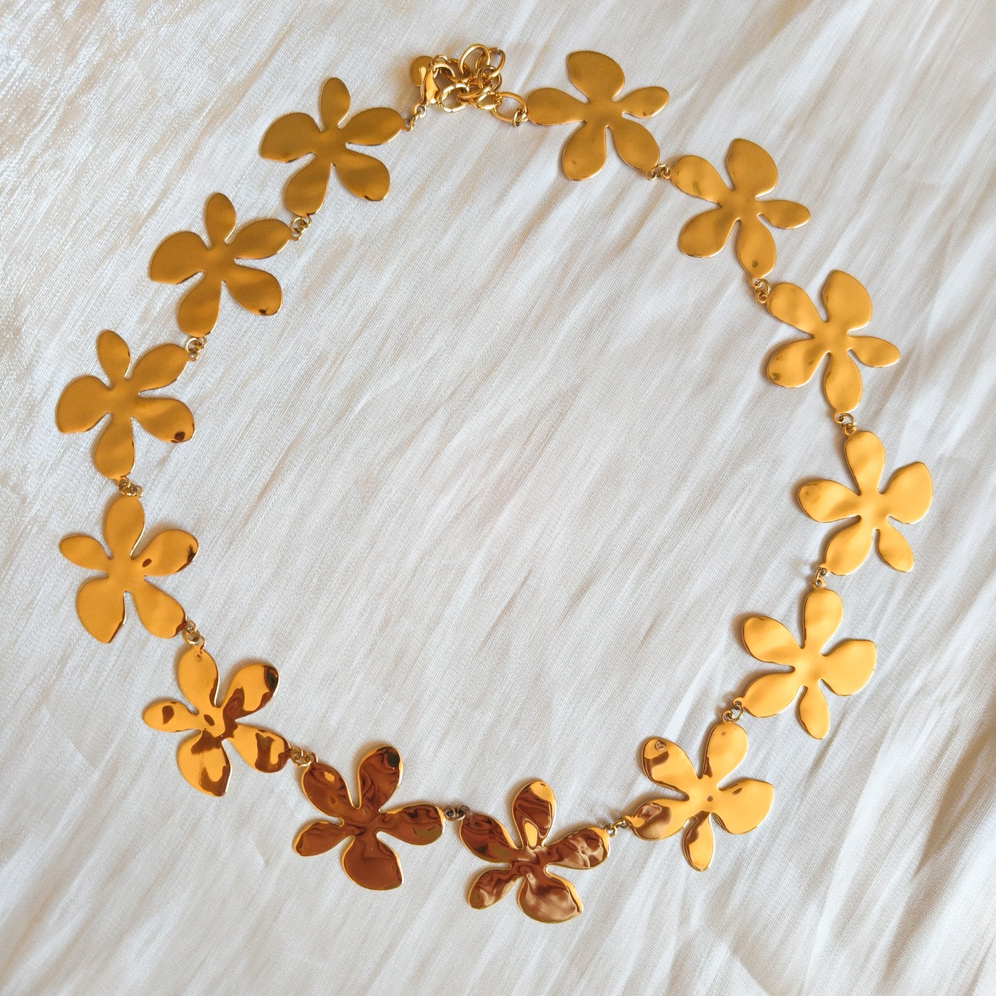 Collar Monaco Flor Dorado