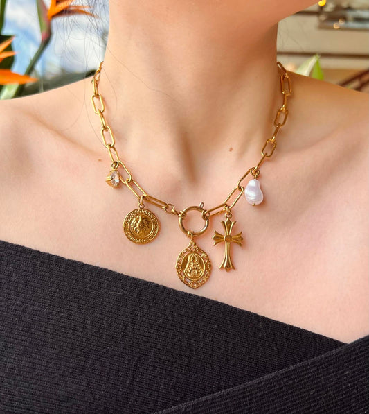 Collar charm de virgen del Rocio