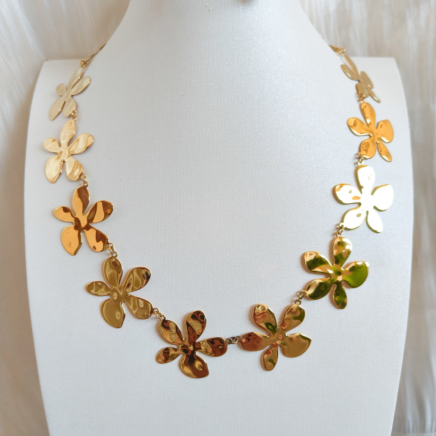 Collar Monaco Flor Dorado