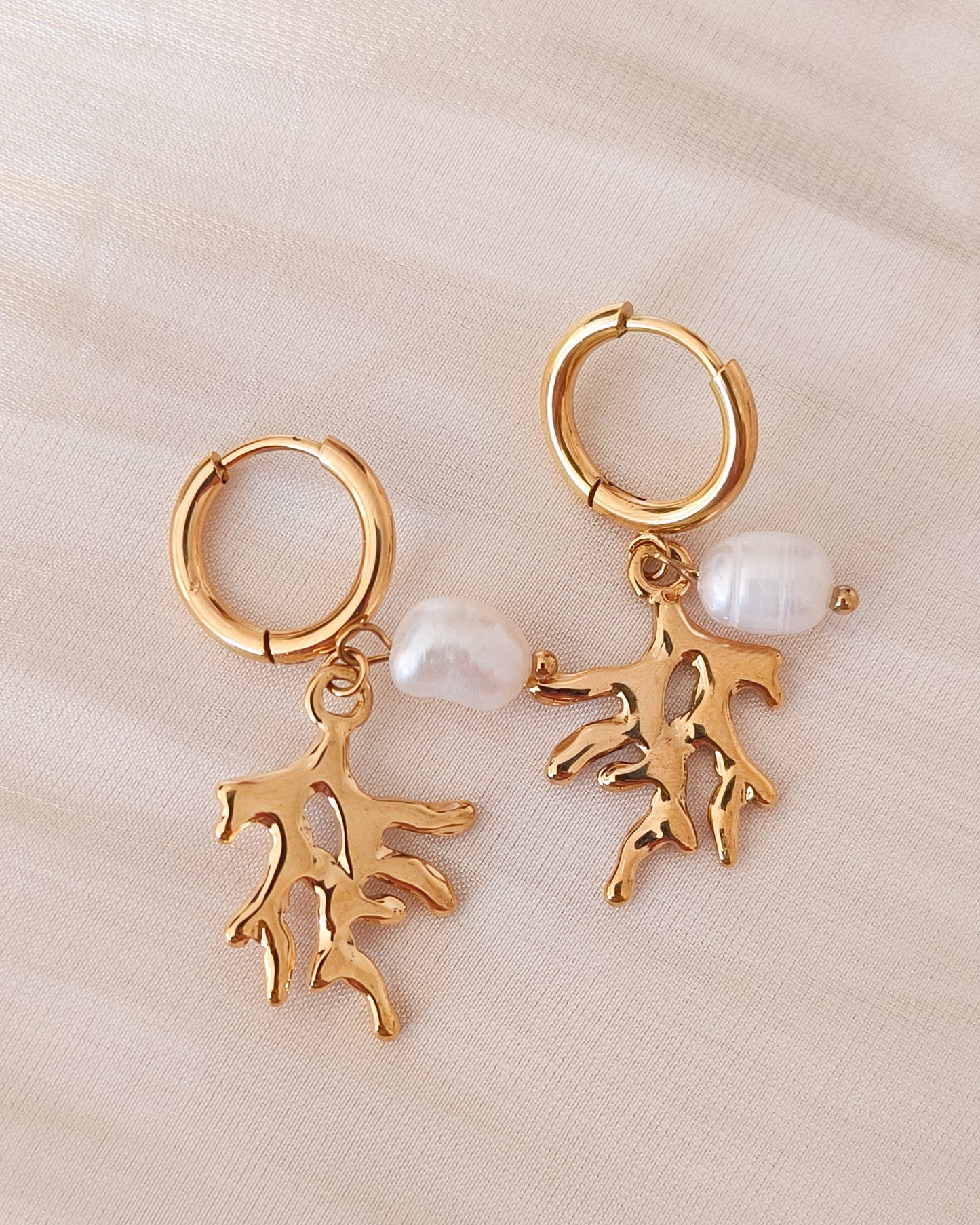 Pendiente coral con perla original (aro)