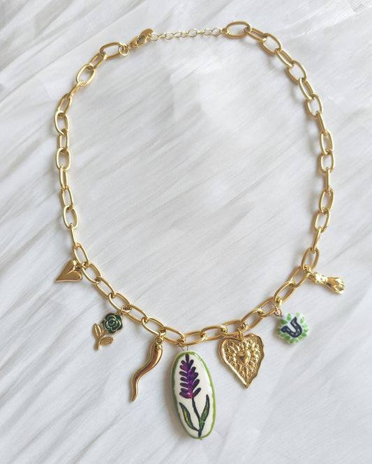 Collar botánico dorado (corazón)