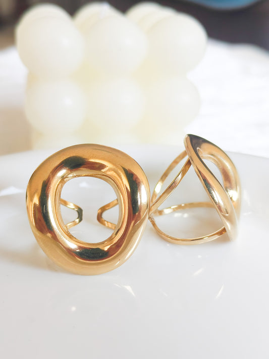 Anillo óvalo escultórico ajustable