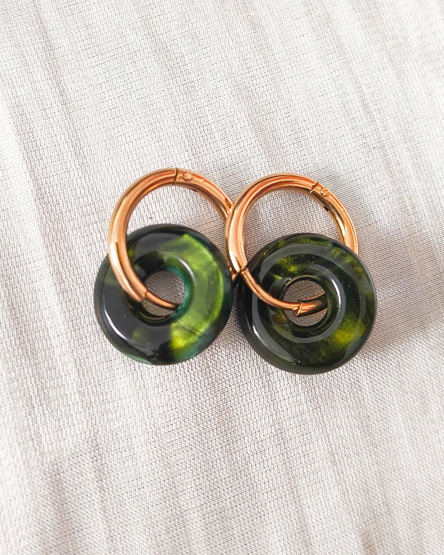 Pendiente aros dónut doble