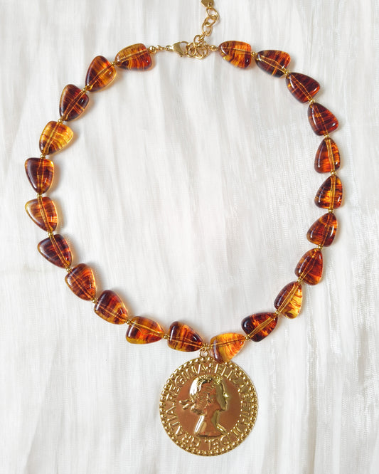 Collar Medallón Reina