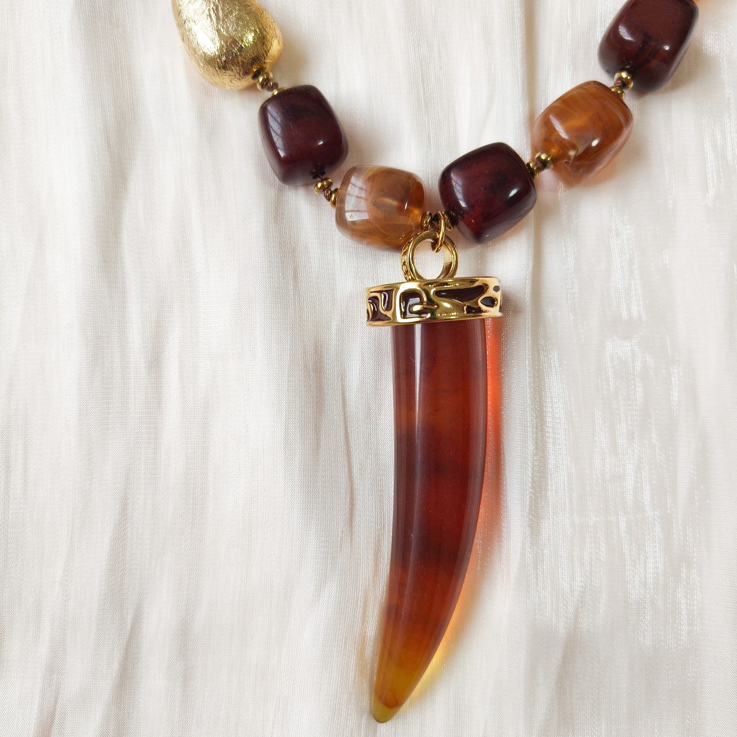 Collar Siena Dorada (diente de labo)