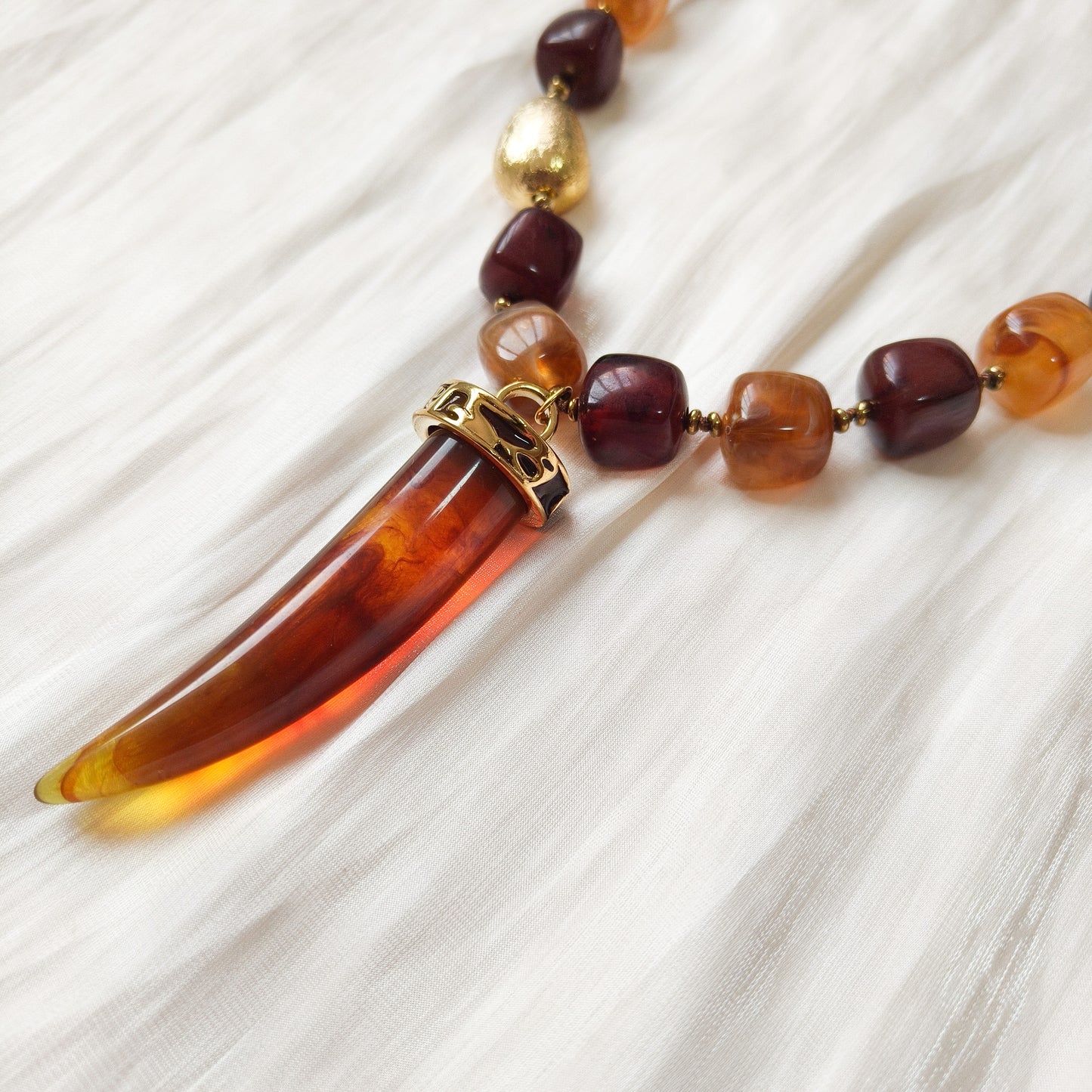 Collar Siena Dorada (diente de labo)