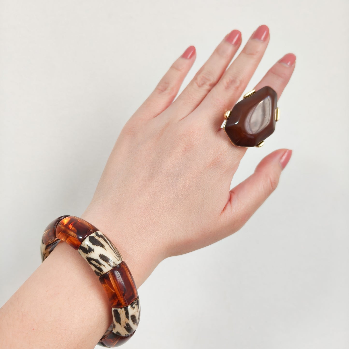 Anillo Luana Terra (modelo grande, ajustable , talla 18-20)