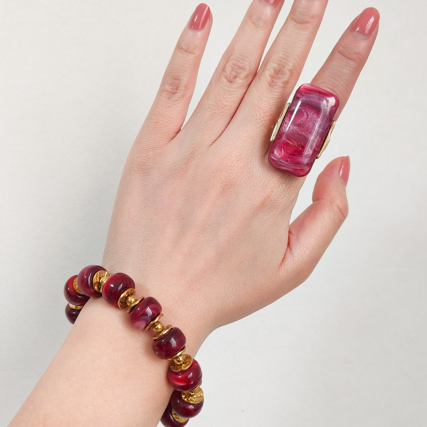 Anillo Livia Bruma (modelo grande, ajustable , talla 18-20)