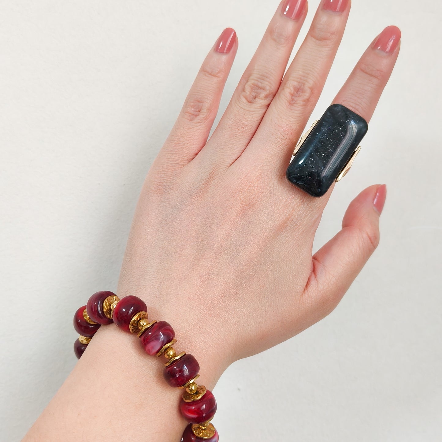 Anillo Livia Bruma (modelo grande, ajustable , talla 18-20)