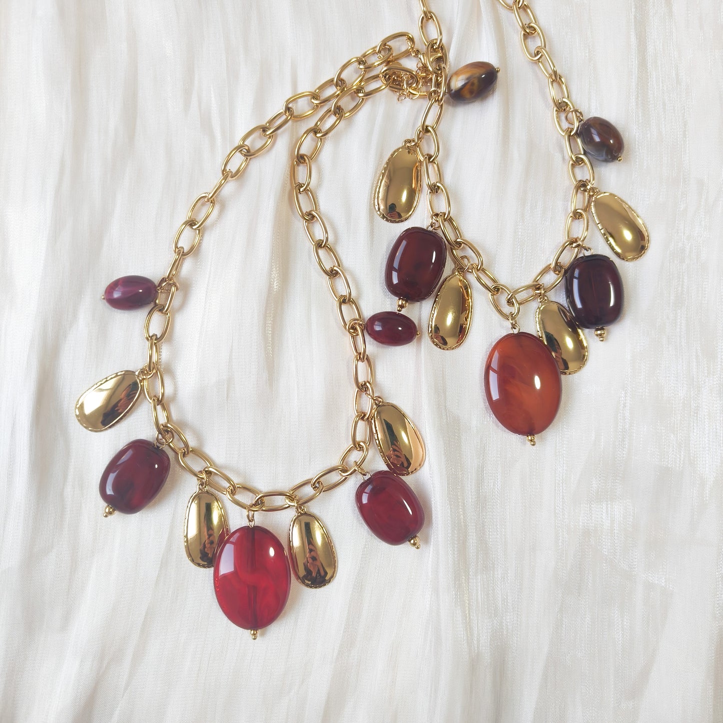 Collar Claracharm ovalado (2 colores)