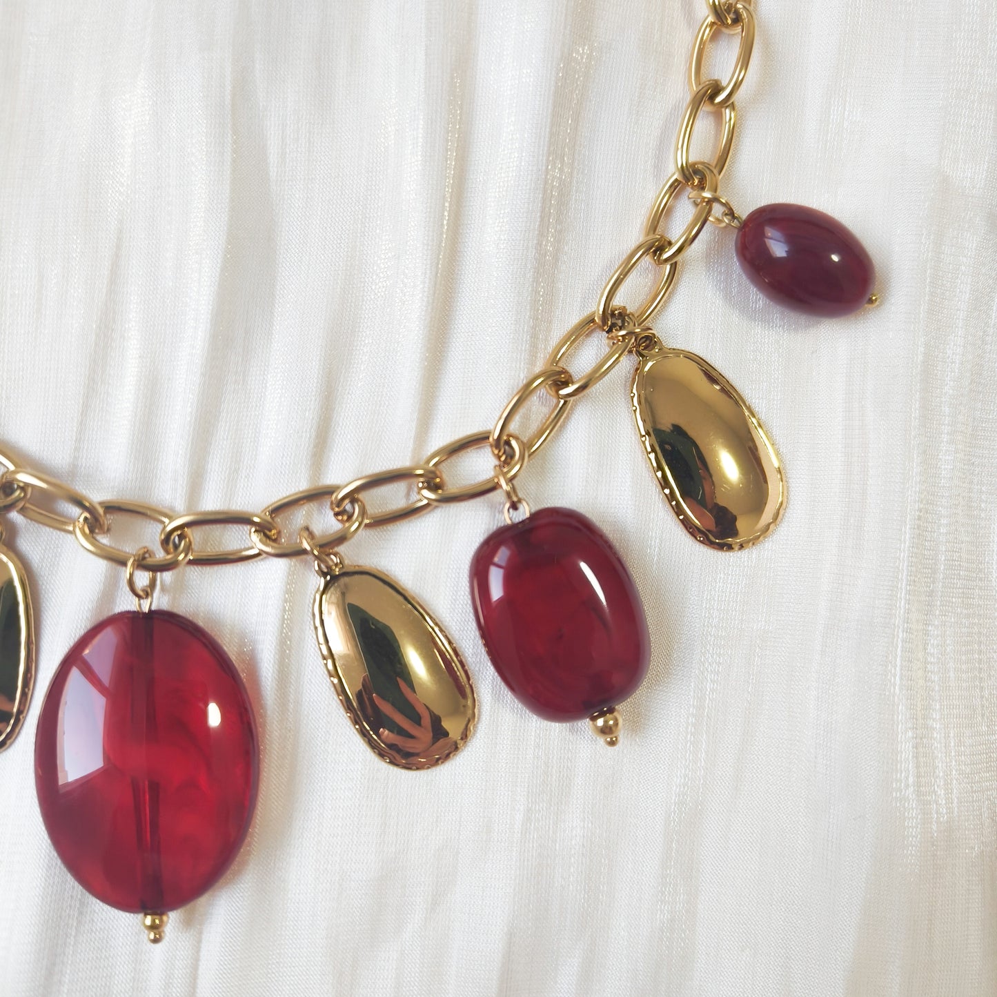 Collar Claracharm ovalado (2 colores)