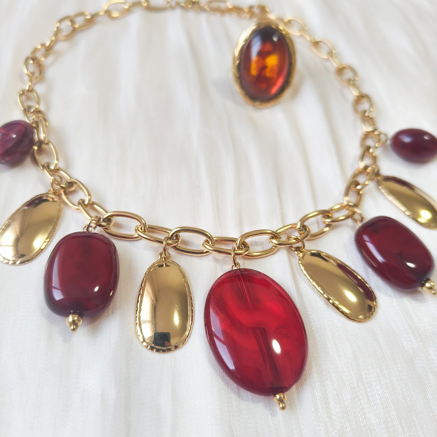 Collar Claracharm ovalado (2 colores)