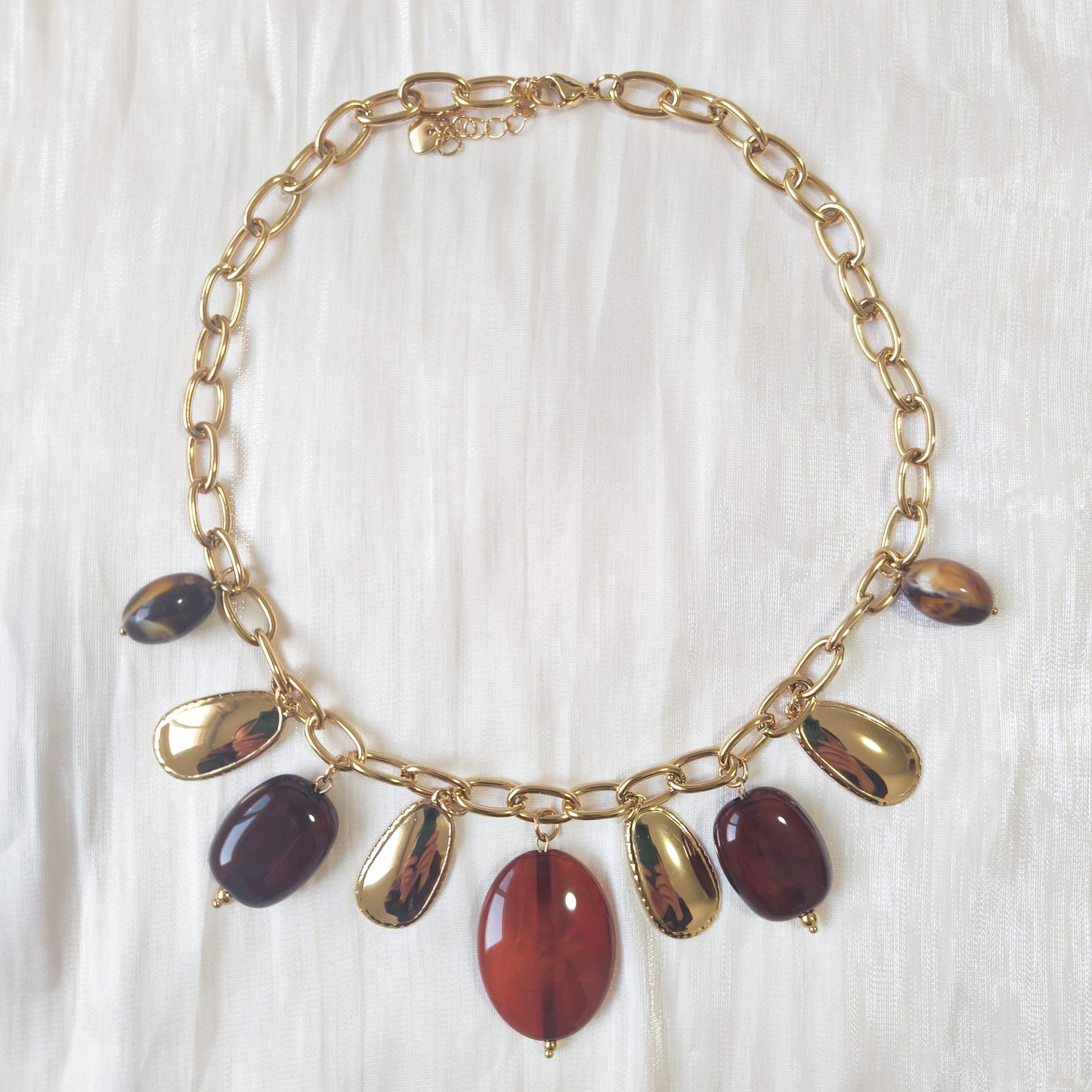 Collar Claracharm ovalado (2 colores)