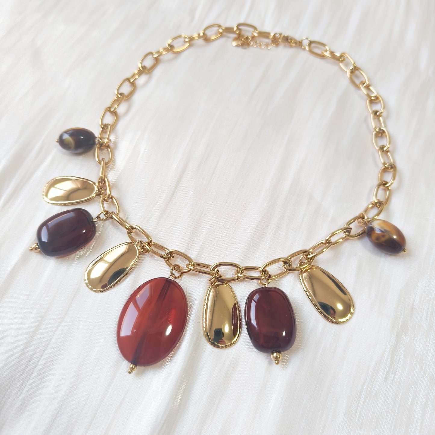 Collar Claracharm ovalado (2 colores)