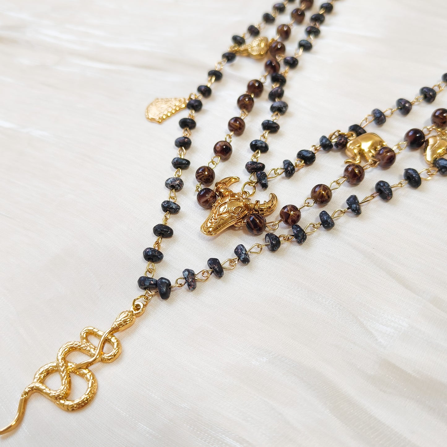 Collar Totem del Desierto Alma (tres cadenas)