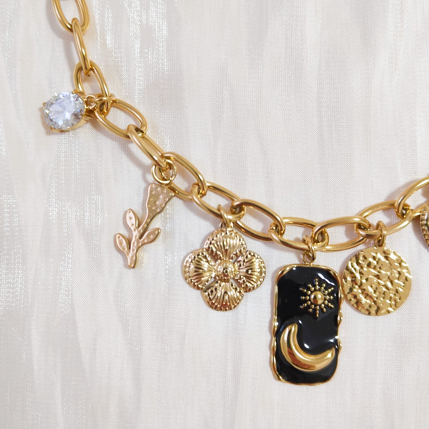 Collar Amuletos Luna Santander