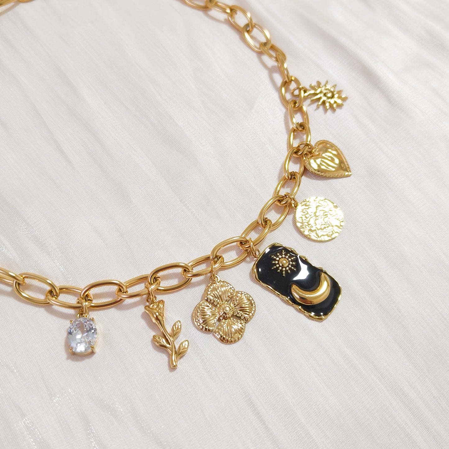 Collar Amuletos Luna Santander