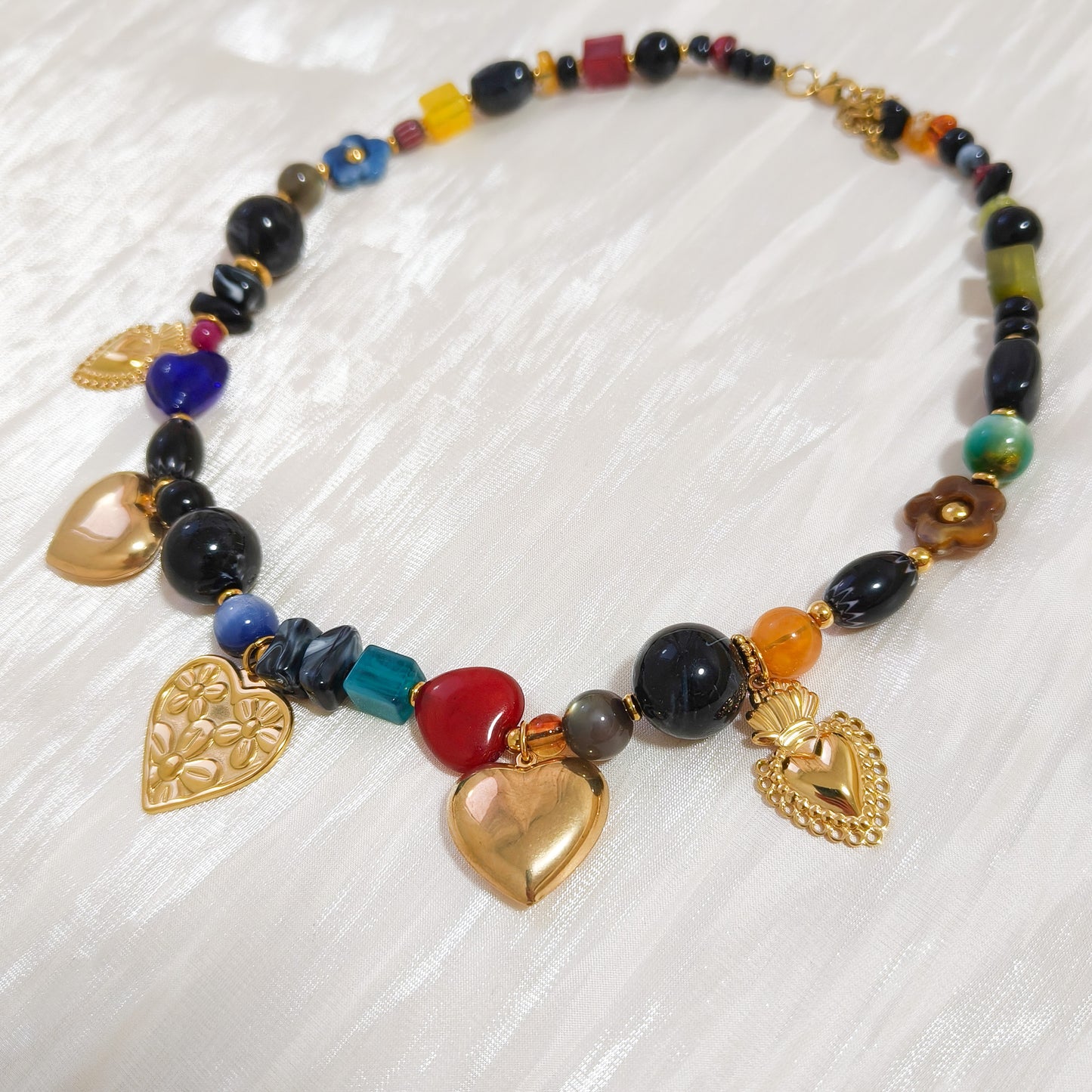 Collar Corazones Con Cuentas de Multicolores