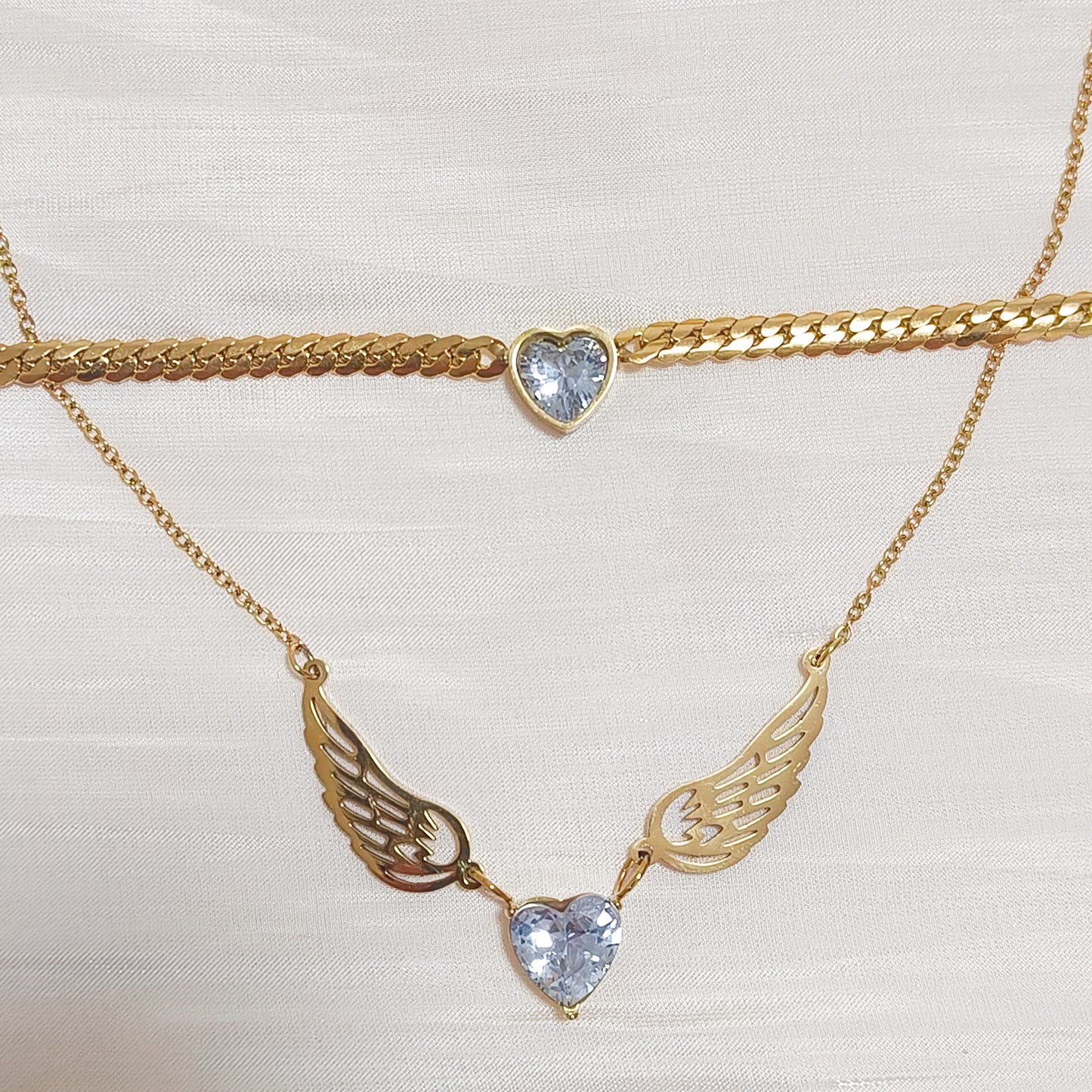 Collar Ala con Corazón Cielo Celeste