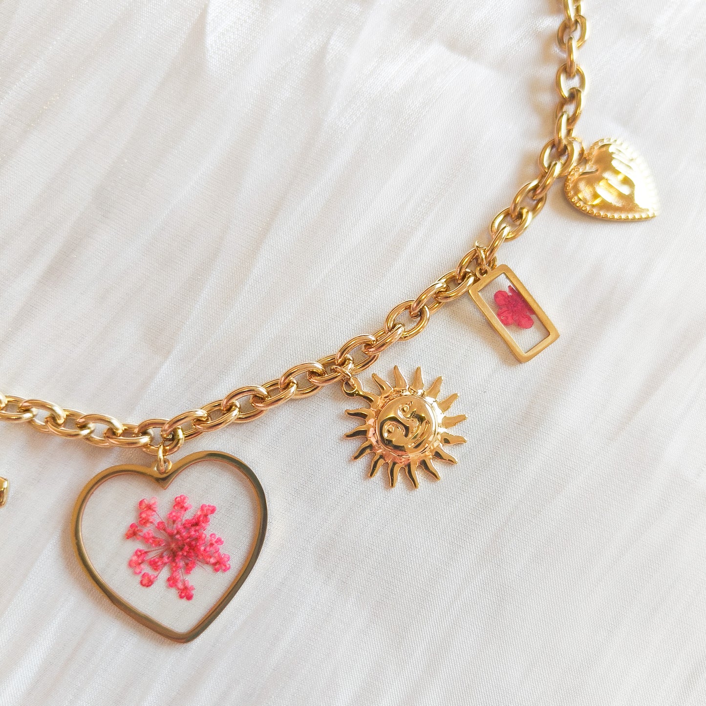 Collar Corazón con Flor Rosa Amsterdam