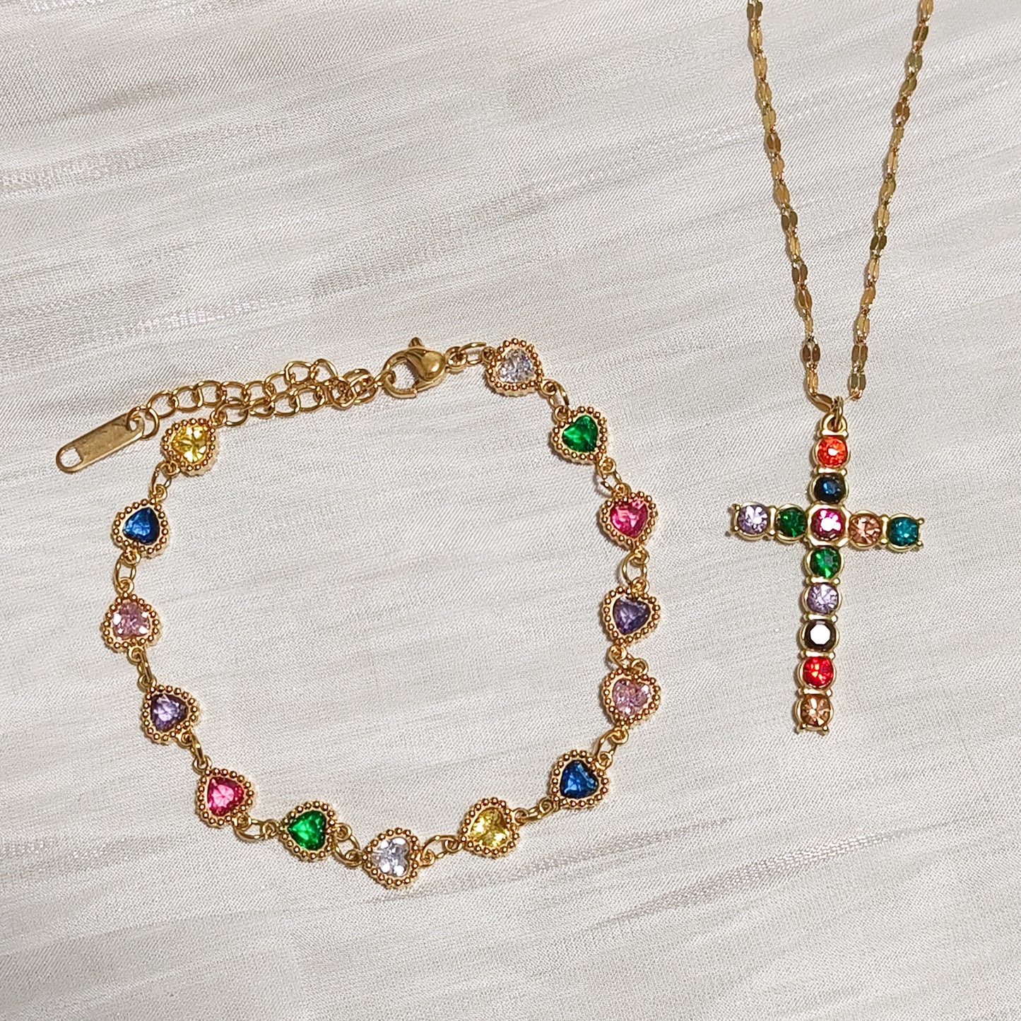 Pulsera Mina Corazones Arcoíris y Claras