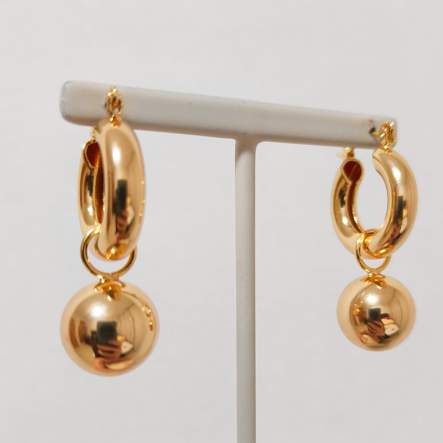 Pendientes Lara Esfera Dorada - doble uso