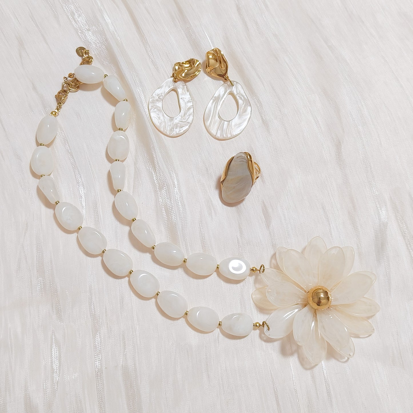 Collar Margarita Sofía (flor 4 colores)