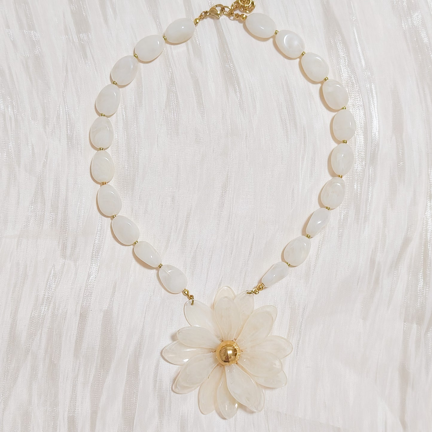 Collar Margarita Sofía (flor 4 colores)