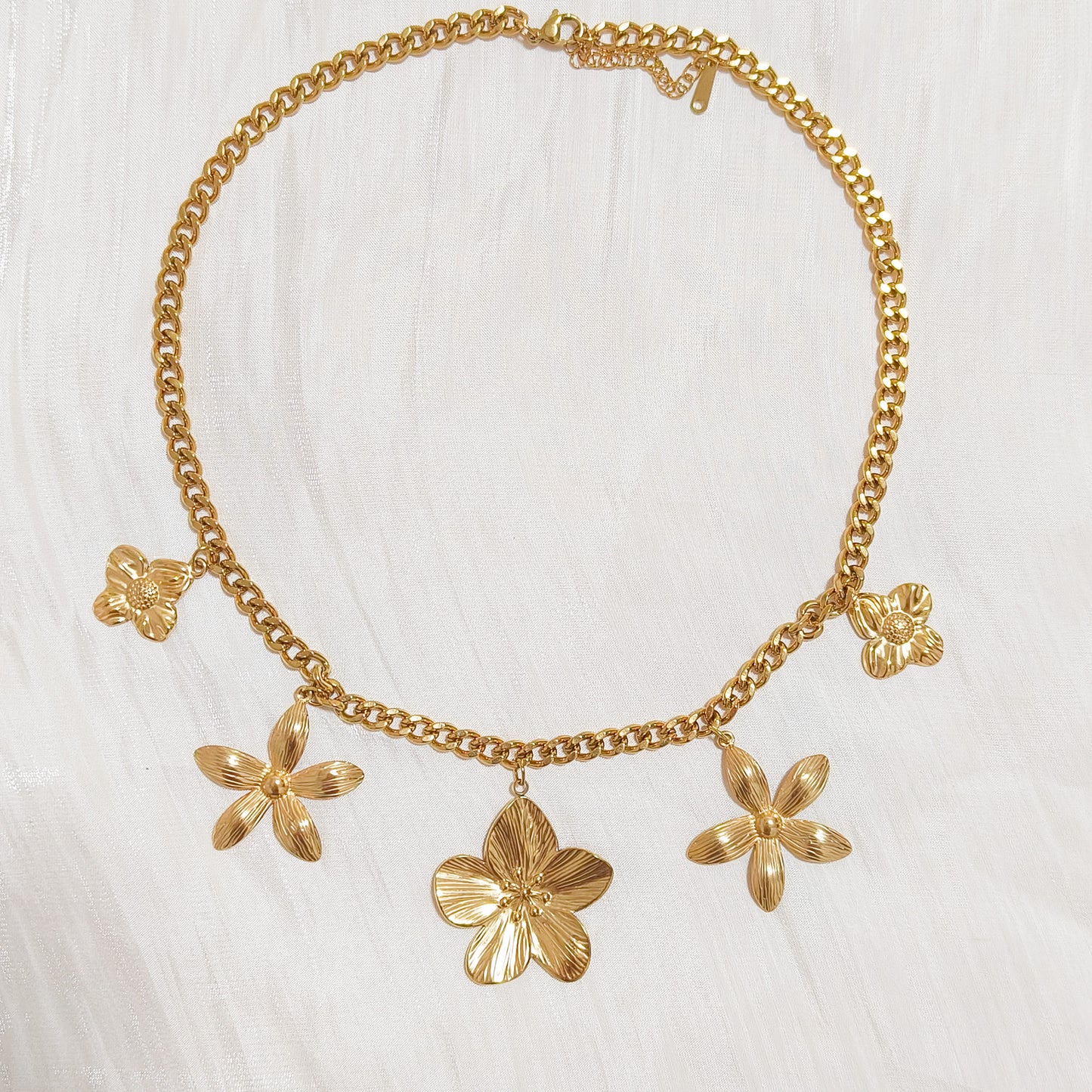 Collar charm jardín sakura (flor)