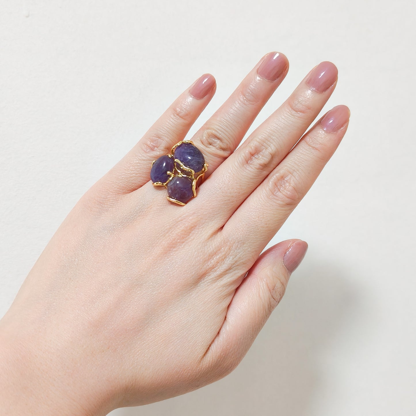 Anillo Violeta Roma Tripiedra Ajustable