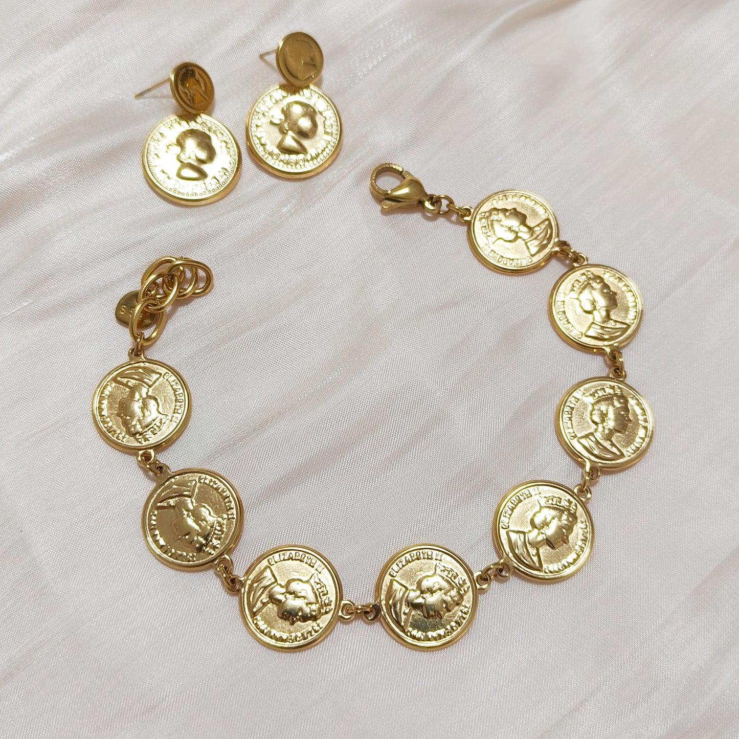 Look Moneda Roma ( pulsera pendientes anillo)