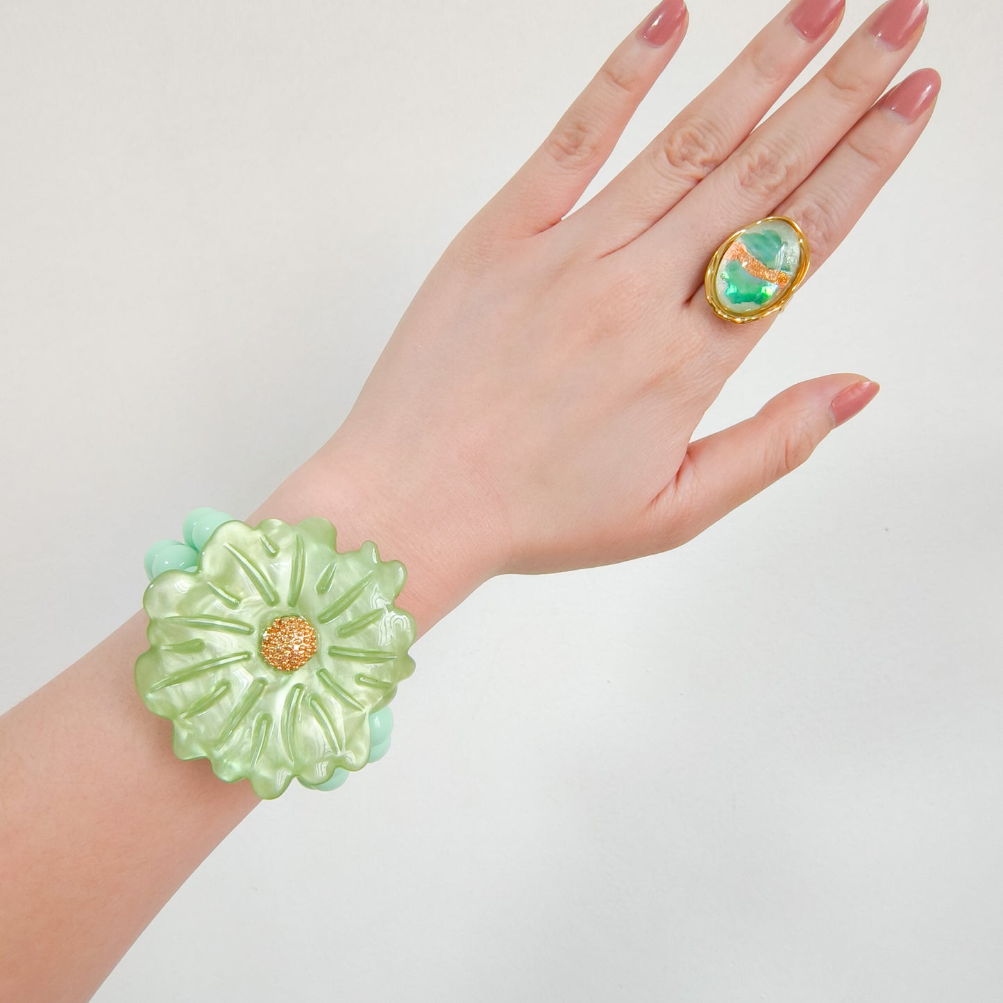 Look Triple Flor Nacado Fabuloso ( 3 colores)  ( collar y pendiente)