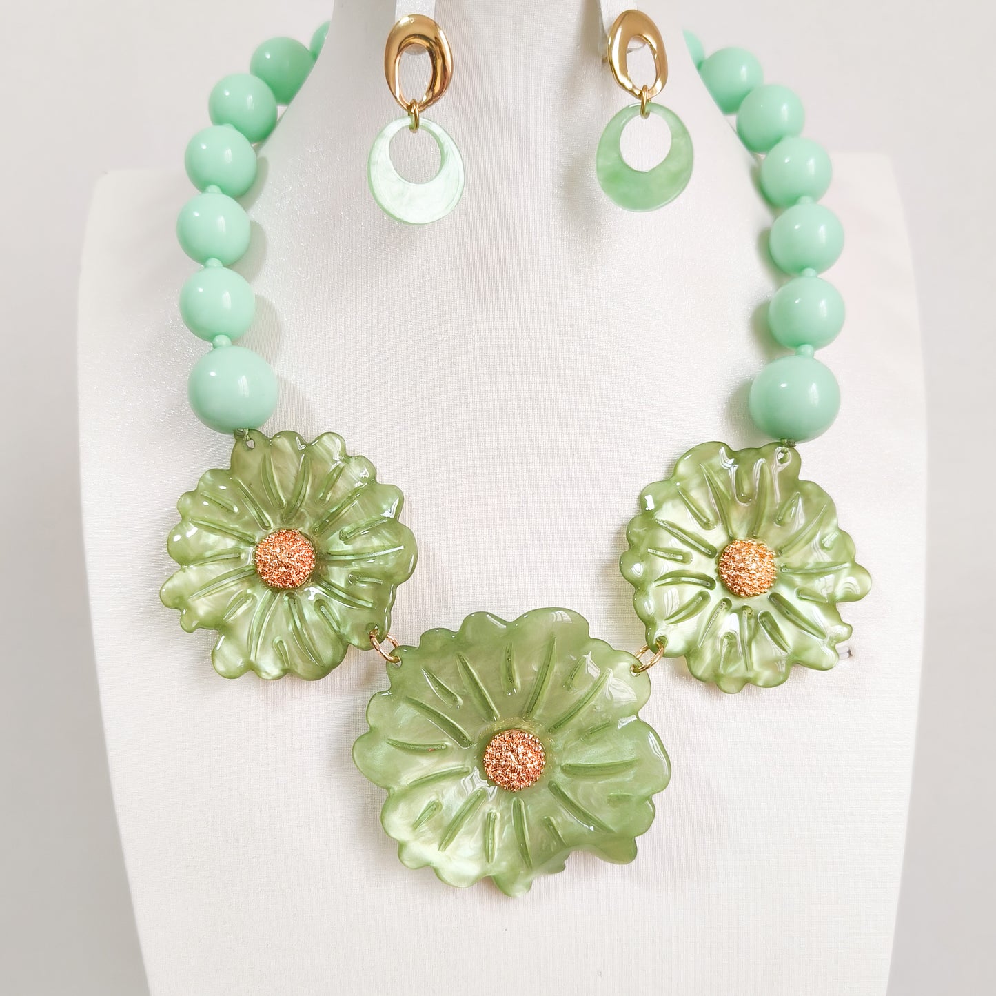 Look Triple Flor Nacado Fabuloso ( 3 colores)  ( collar y pendiente)