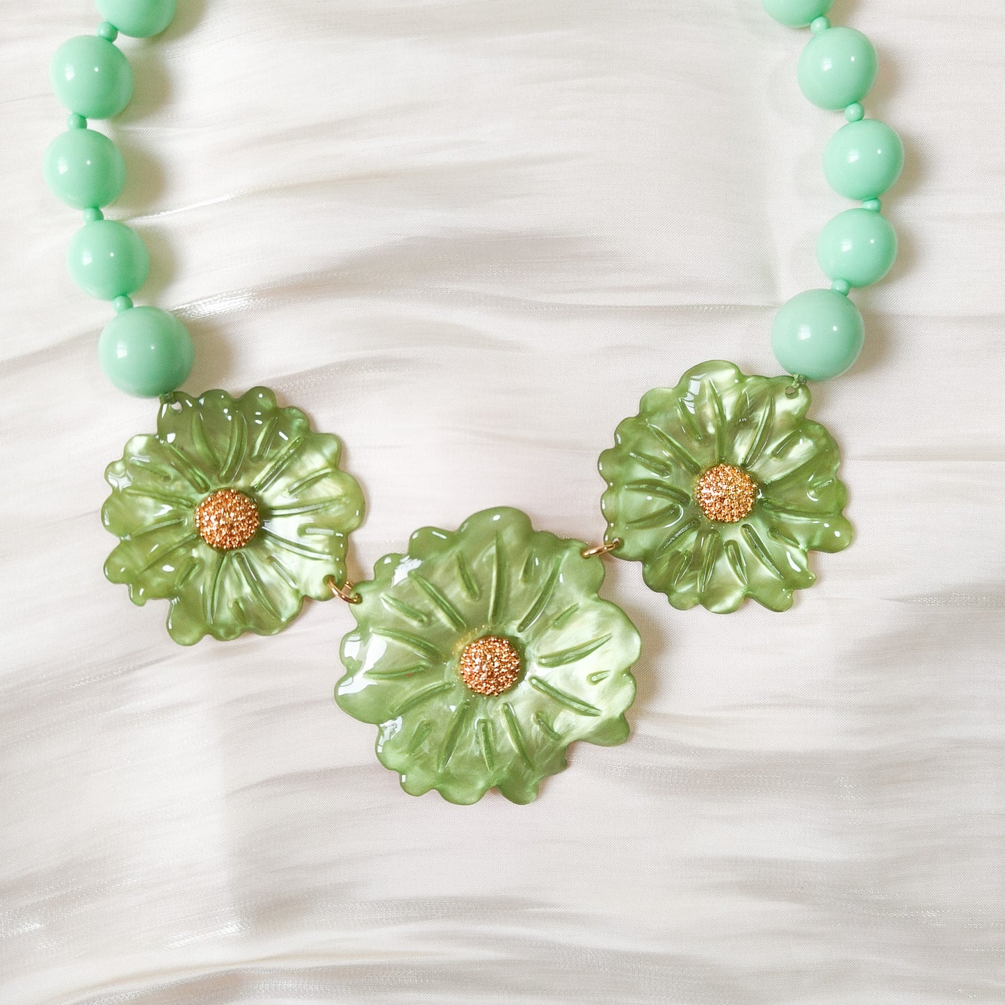 Look Triple Flor Nacado Fabuloso ( 3 colores)  ( collar y pendiente)