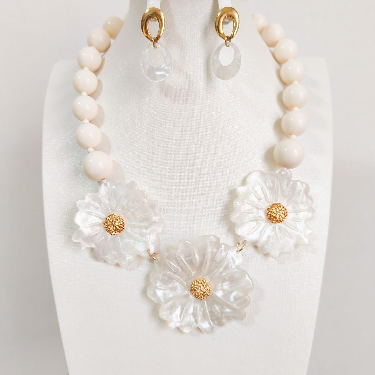 Look Triple Flor Nacado Fabuloso ( 3 colores)  ( collar y pendiente)