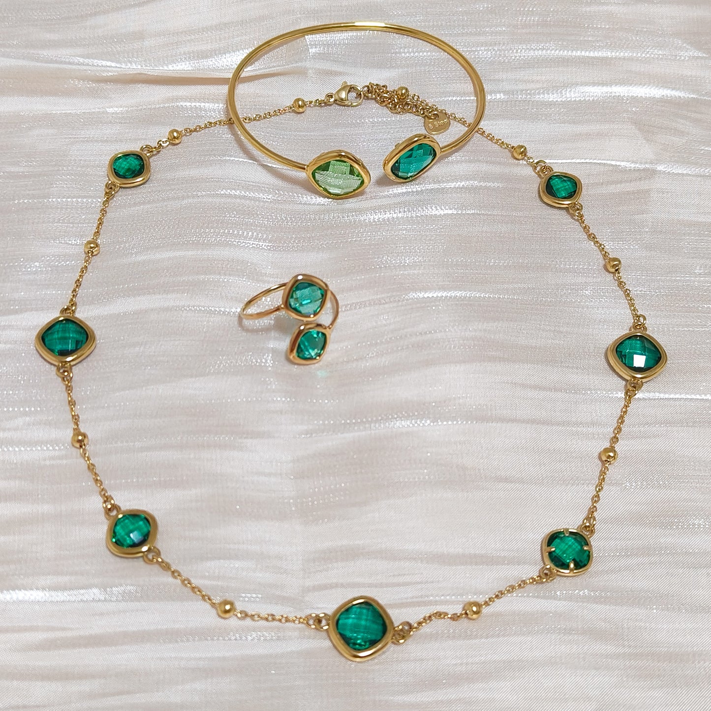 Look Aurora Luz Premium（ collar, pulsera, pendiente y anillo) ( 4 colores)